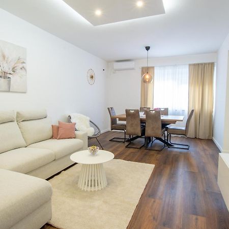 Apartman Valentina - Self Check In And Check Out Otocac Exterior photo